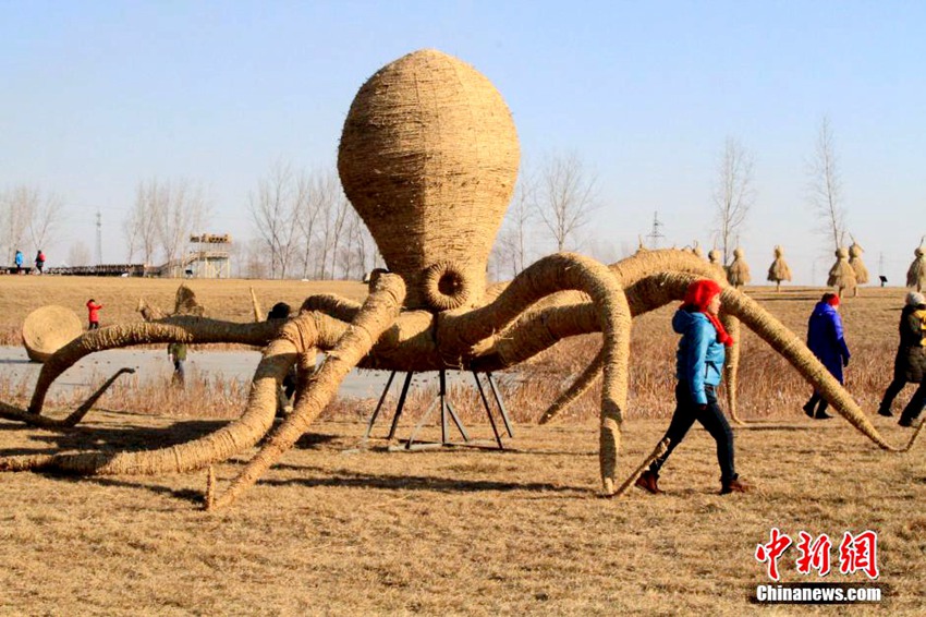 랴오닝 동계 지푸라기 예술제, 300톤 짚으로 만든 작품