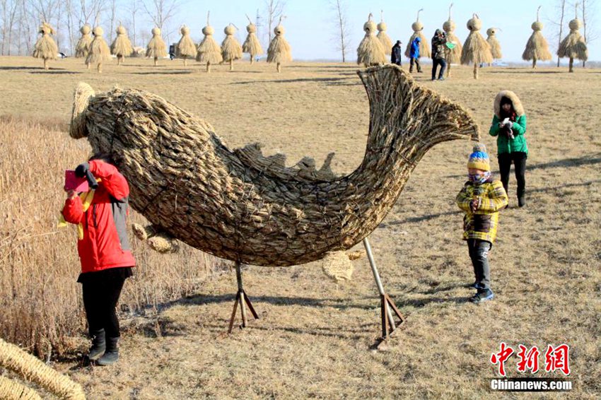 랴오닝 동계 지푸라기 예술제, 300톤 짚으로 만든 작품