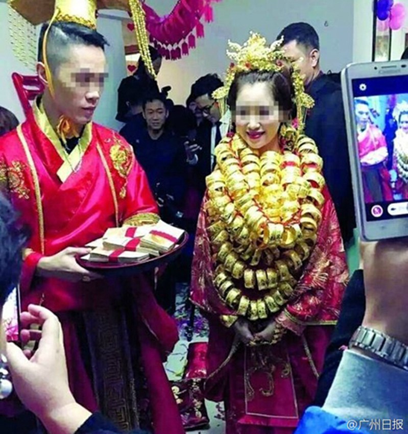 광둥 ‘졸부’의 초호화 결혼식, 금으로 휘감은 신부