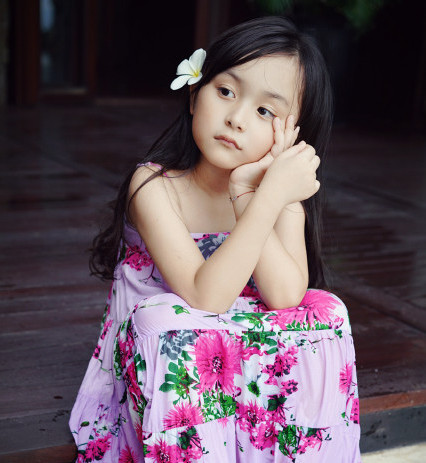 사극 ‘미월전’의 어린 미월, 류추톈의 휴가지 패션
