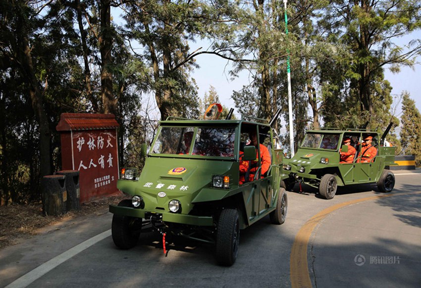 쓰촨 산림지대에 등장한 최신형 소방차량 ‘시선집중’ 