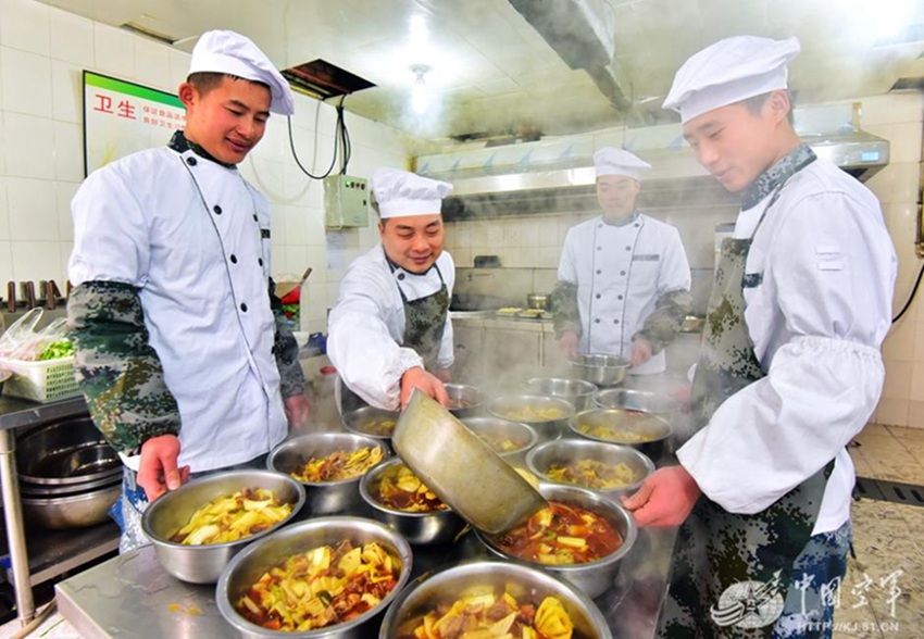 쓰촨 군영 제야 음식 ‘간판요리’에 군침 꼴깍~!