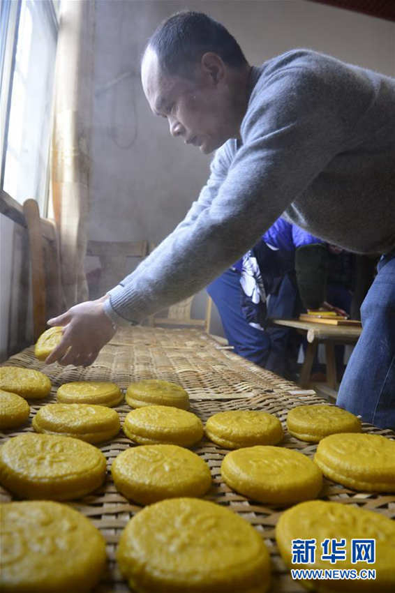 하카인의 설 분위기, 전통 쌀과자 제작