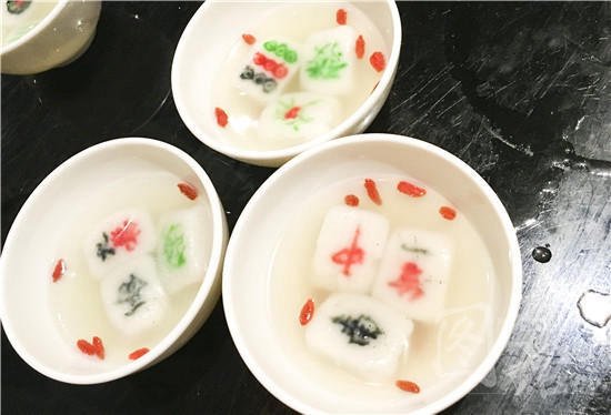 청두 탕위안 가게서 선보인 ‘마작 탕위안’…한그릇에 6元