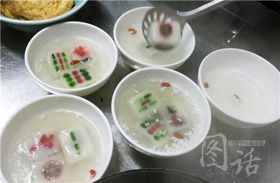청두 탕위안 가게서 선보인 ‘마작 탕위안’…한그릇에 6元