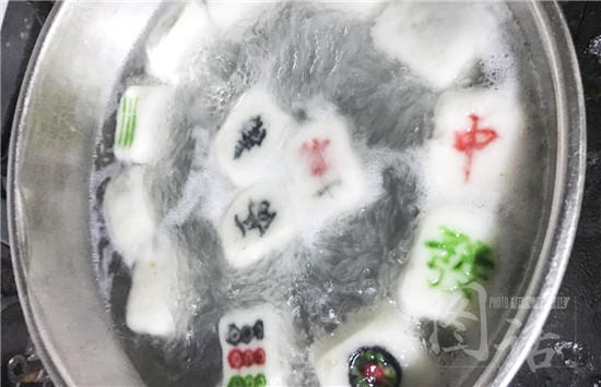 청두 탕위안 가게서 선보인 ‘마작 탕위안’…한그릇에 6元