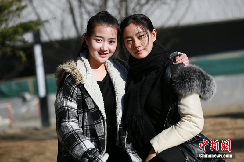 베이징영화학원 시험장에 생얼미녀 총출동… ‘연예인 뺨쳐’