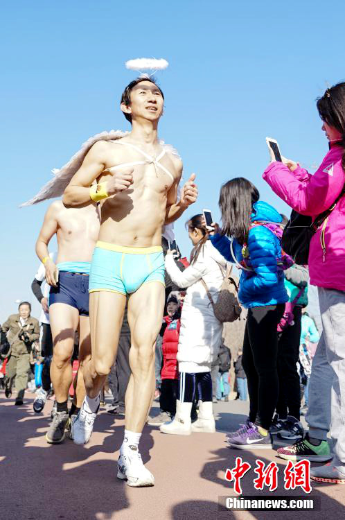 베이징에서 개최된 ‘누드 달리기 대회’… 화끈한 겨울