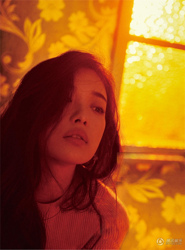 ‘변신의 요정’ 니니, 복고풍 화보로 시선 사로잡아