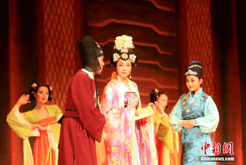 61세 배우 류샤오칭 ‘무측천’으로 뉴욕 무대 밟아