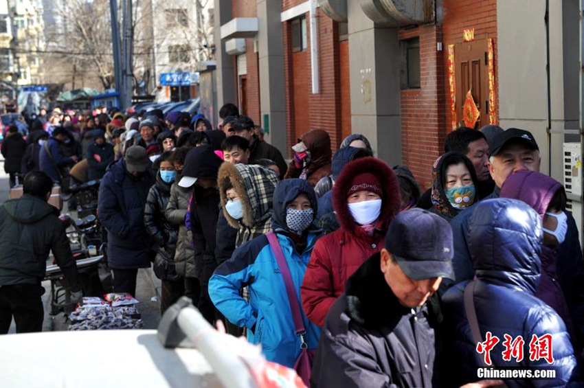 선양시 시민 줄서서 돼지머리 구입…‘용대두’ 준비에 한창