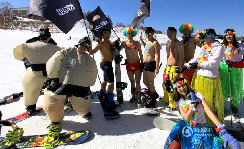 창춘에서 열린 ‘누드 스키’의 날, 독특한 스키복 선보여
