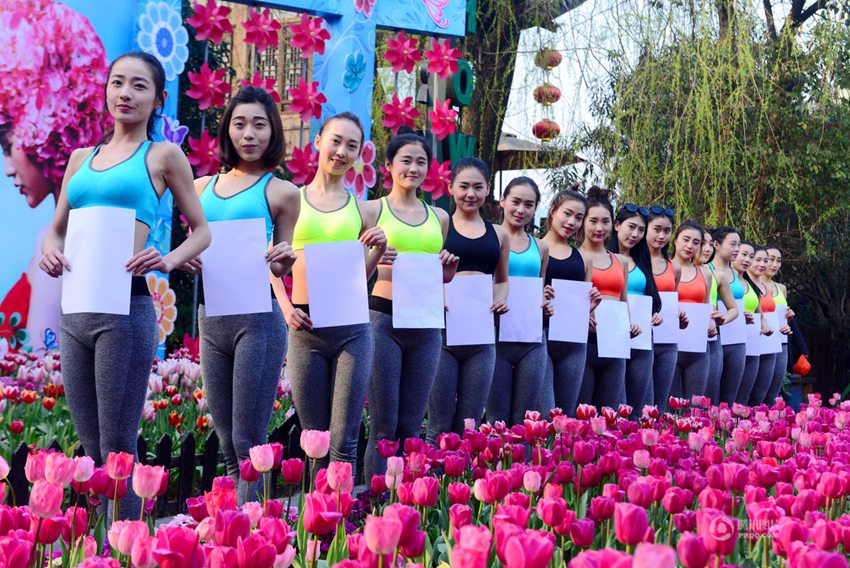 항저우 예술대학 미녀들 꽃밭에서 날씬한 A4 허리 뽐내