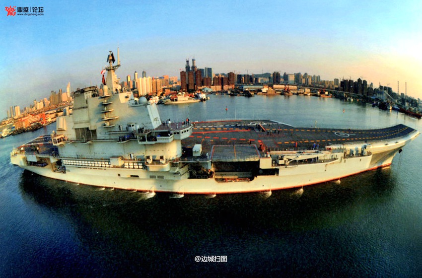 중국 해군 항공모함에 오른 장족 미녀 박사의 사연