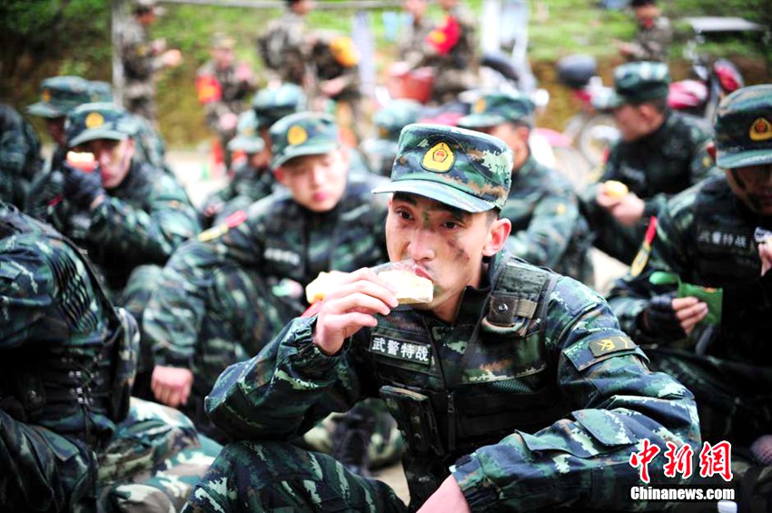 중국 무장 경찰 특수 부대의 지옥훈련! 악으로! 깡으로!