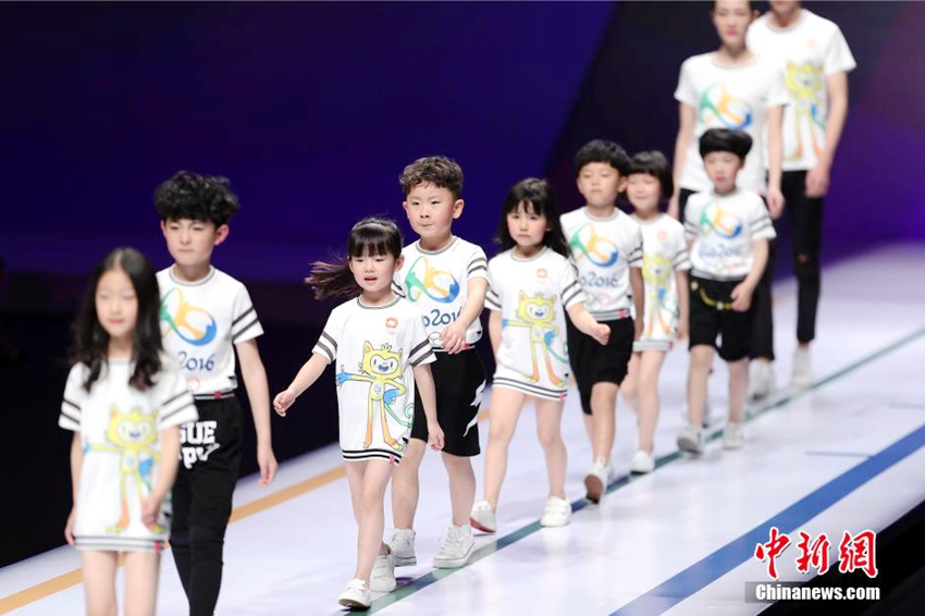 신장 누란풍 패션 발표회, 베이징에서 개최