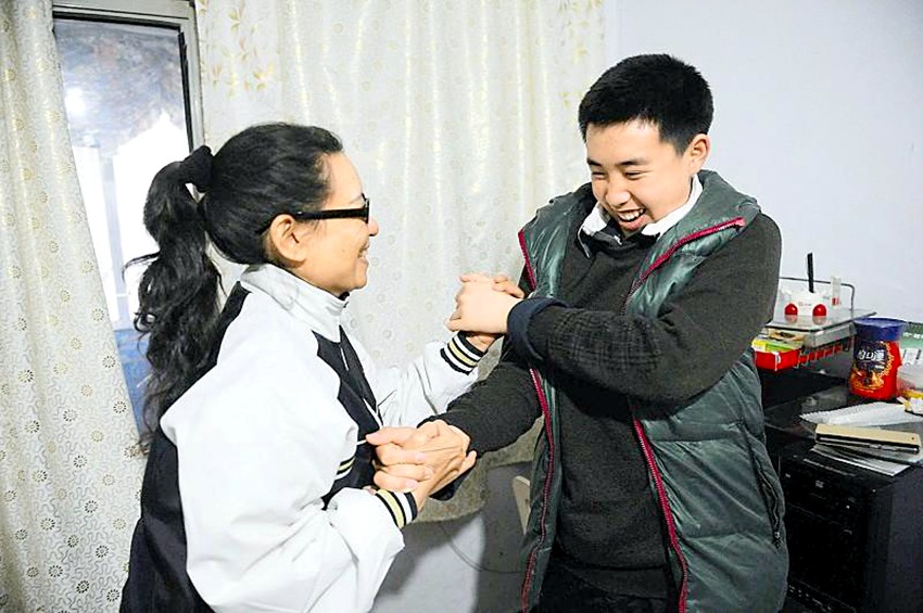 위대한 모성애! 7년간 자폐 아들과 함께 공부한 엄마