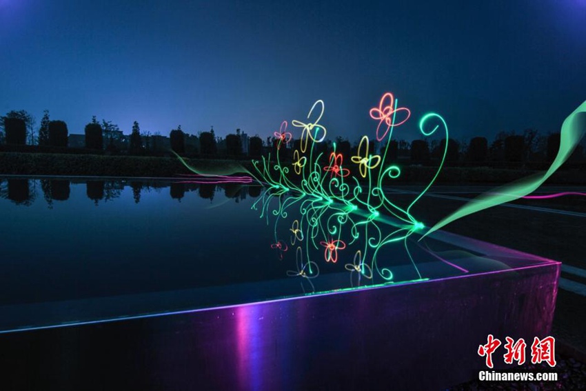 장시 룽후산 ‘빛이 그려낸 환상적인 예술’