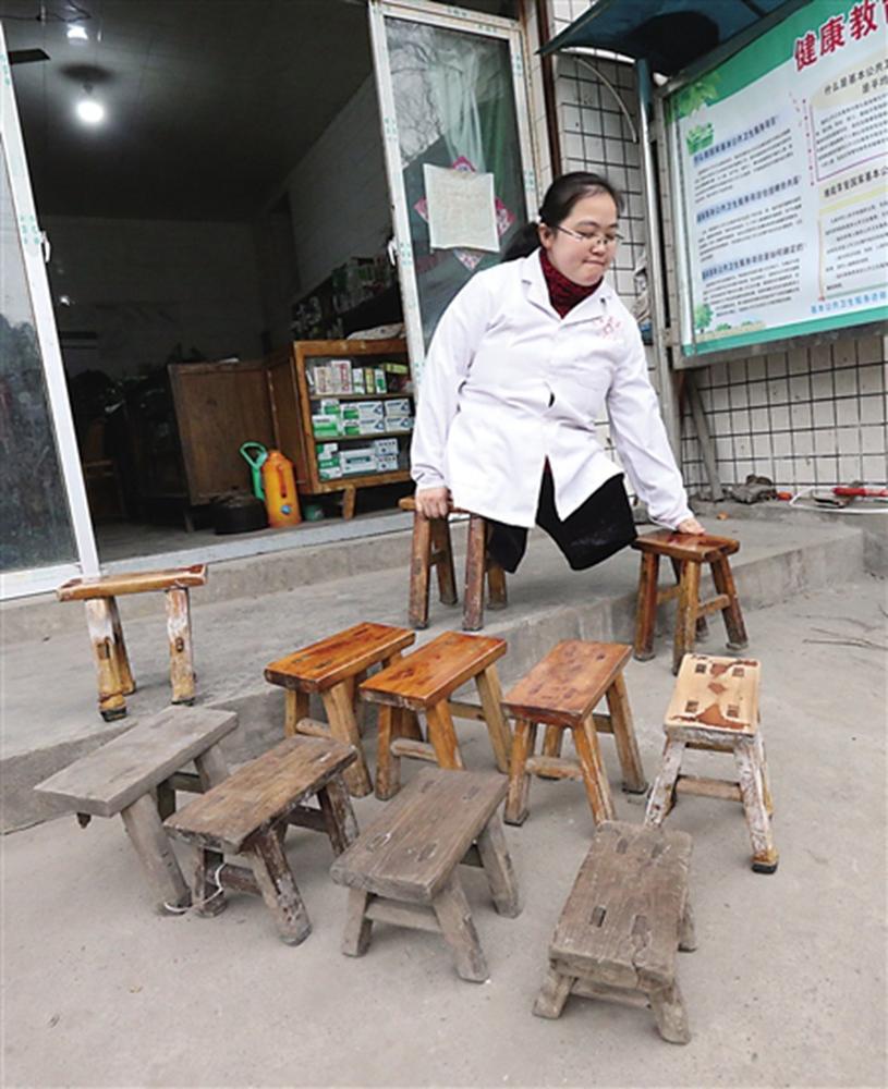 쓰촨 다리 없는 장애인, 시골의사로 15년 간 외길인생
