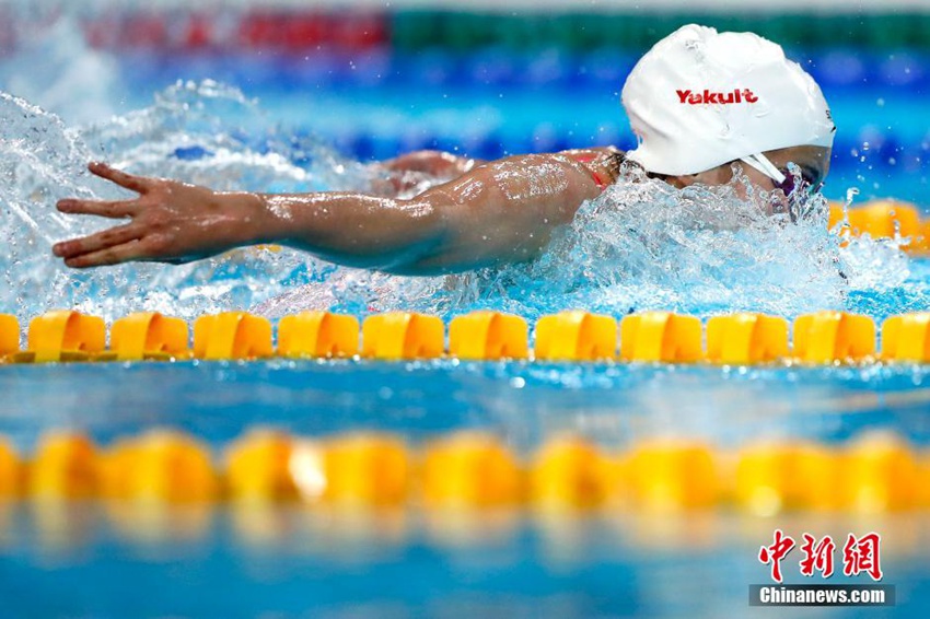 中 수영 챔피언대회 여자 200m 접영, 저우이린 금메달