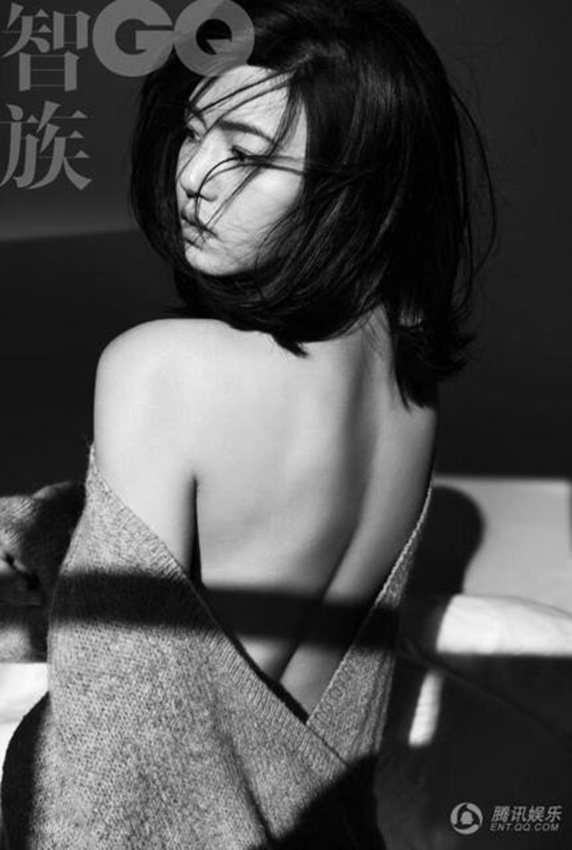 유역비, 등 노출로 매력 발산…남다른 뒤태의 그녀들