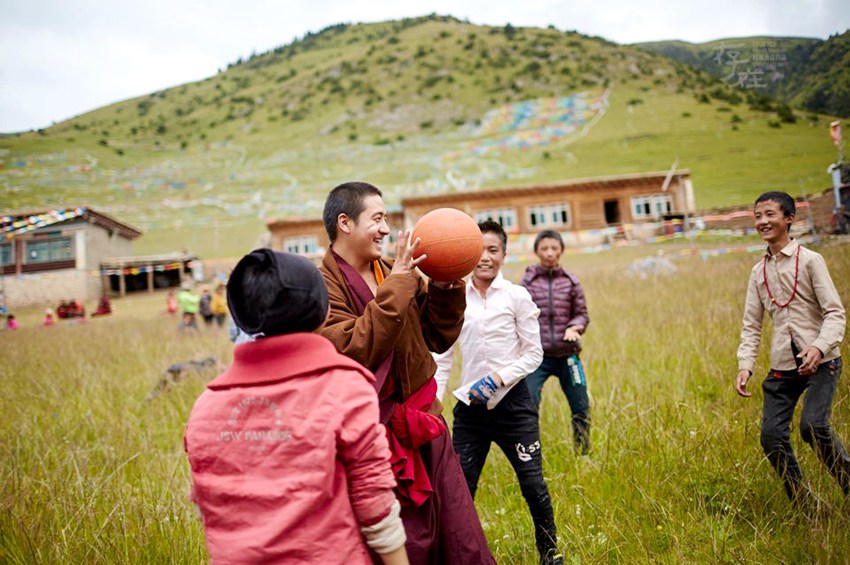 티베트 30살 ‘살아있는 부처’가 세운 희망 초등학교