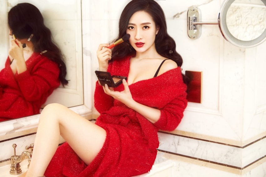 아름다운 다리와 뒷태의 소유자 타오신란 화보 공개
