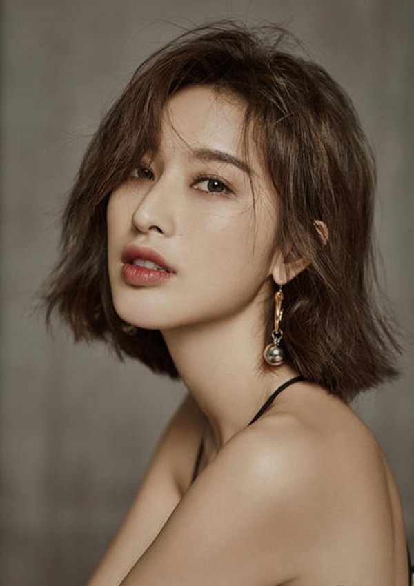 롱다리 섹시 미녀 장리의 복고풍 화보 공개