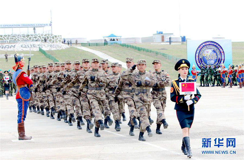 5월 22일 중국군이 몽골 수도 울란바토르에서 65km 떨어진 몽골군 훈련 기지에 입장하고 있다.