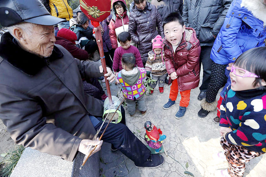 87세 노인과 점토인형의 ‘동행’