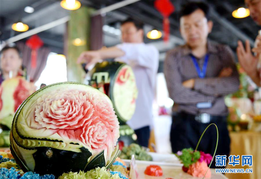 베이징 다싱 '수박의 날', 79.96kg짜리 수박 등장!