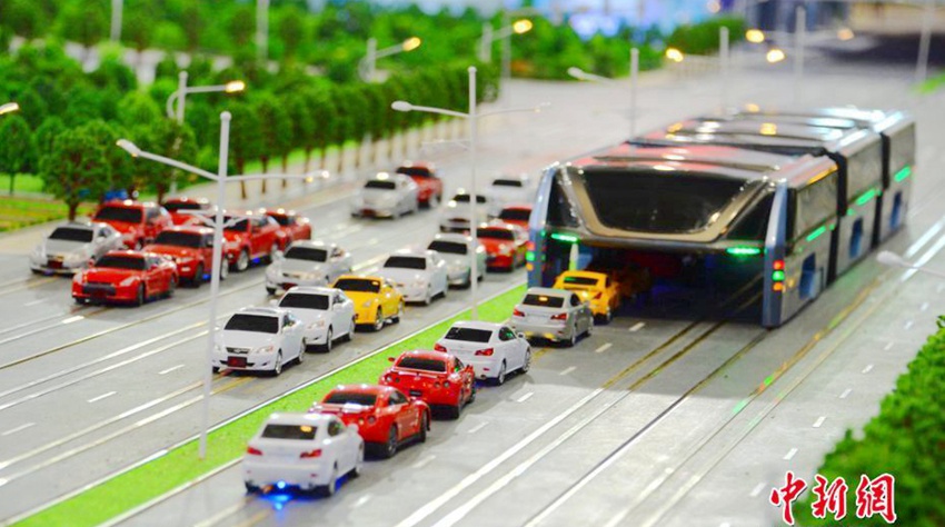 중국의 ‘최강 버스’ 공개! 교통체증 35% 줄일 것