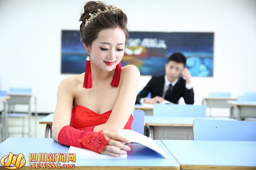 대학생 커플의 특별한 졸업사진 '웨딩사진처럼'