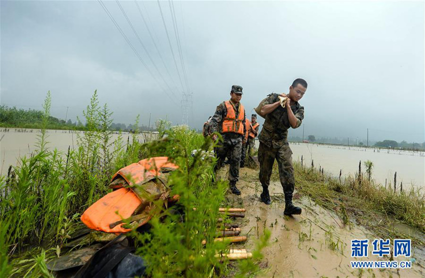 장쑤 홍수 피해 지역, 해방군 린펀부대 300명 대민지원