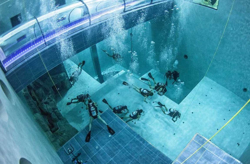 세계에서 가장 깊은 수영장 Y-40, 해저터널 같아