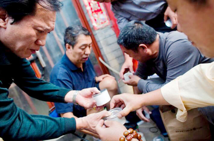 ‘피비린내 나는’ 귀뚜라미 싸움, 중국 전통 놀이