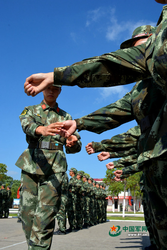 입대 시즌 맞아 해방군 신병들은 어떤 훈련을 받을까?