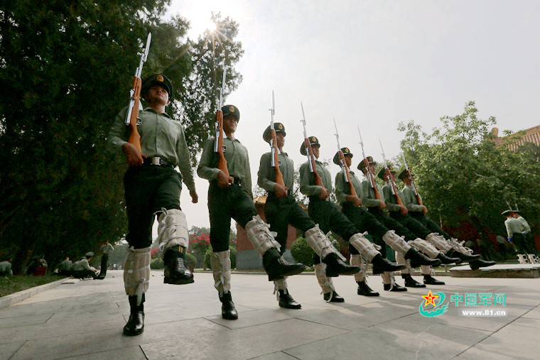 자금성 주둔부대 ‘무장경찰 국기 호위대’ 탐방