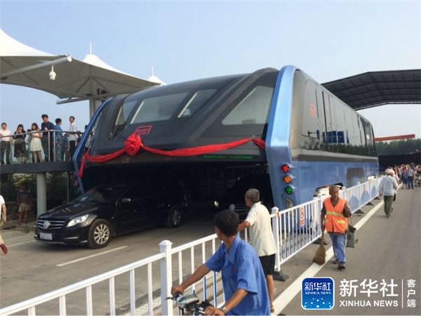 중국 공중버스 ‘바톄 1호’ 도로 테스트 마쳐
