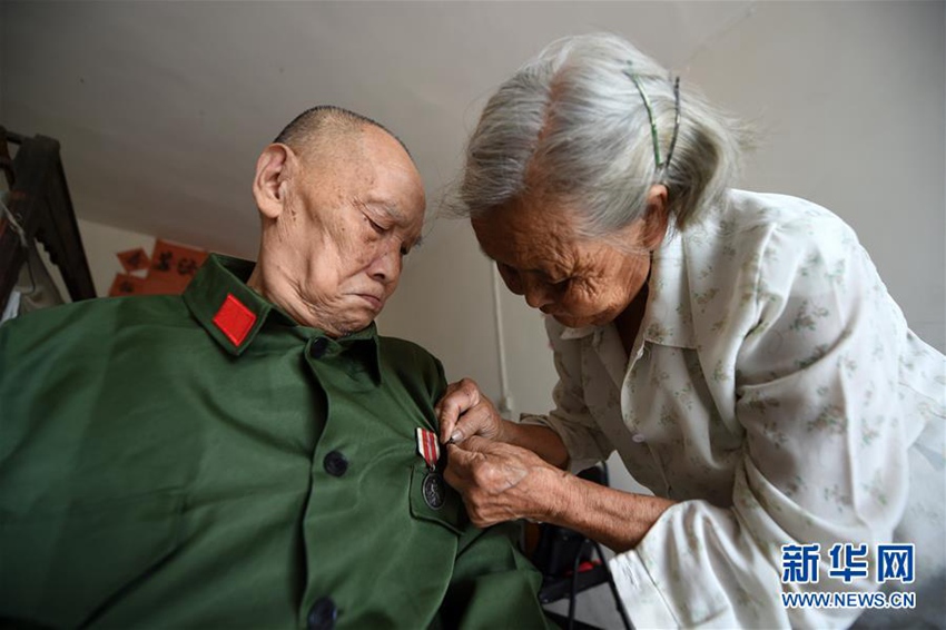 60년간 ‘남편 수발’한 군인의 아내