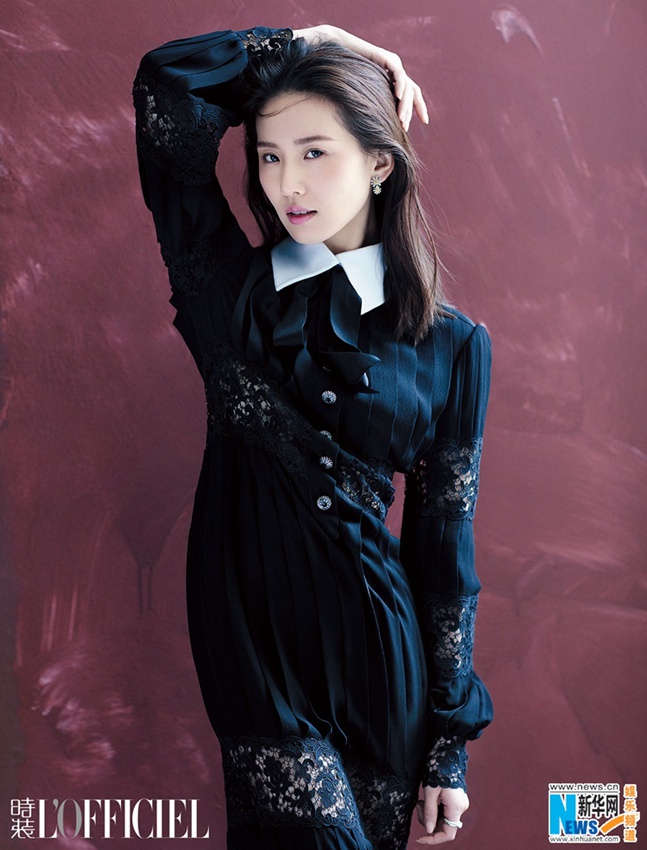 중성미 넘치는 류스스 화보, 누드 메이크업 우아함 강조