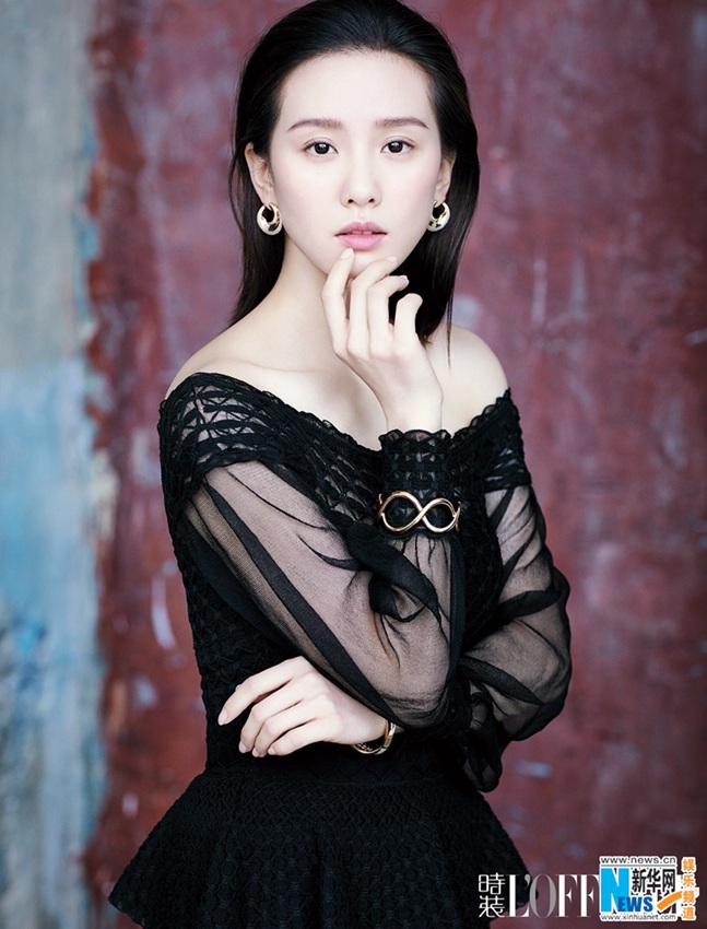 중성미 넘치는 류스스 화보, 누드 메이크업 우아함 강조