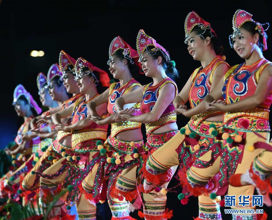 윈난 이족 마을, 야생버섯 음식문화축제 개최