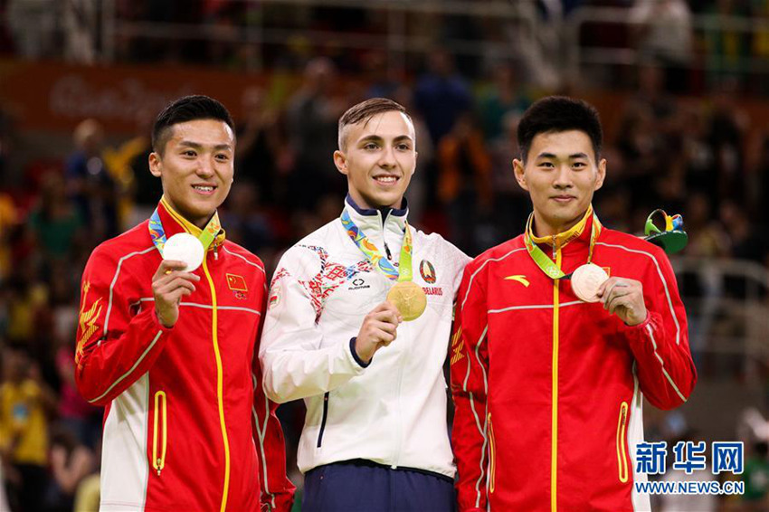 벨라루스의 울라지슬로 한차루(가운데, 1위) 선수, 중국의 둥둥(왼쪽, 2위) 선수, 중국의 가오레이(3위) 선수가 시상대에 올랐다.