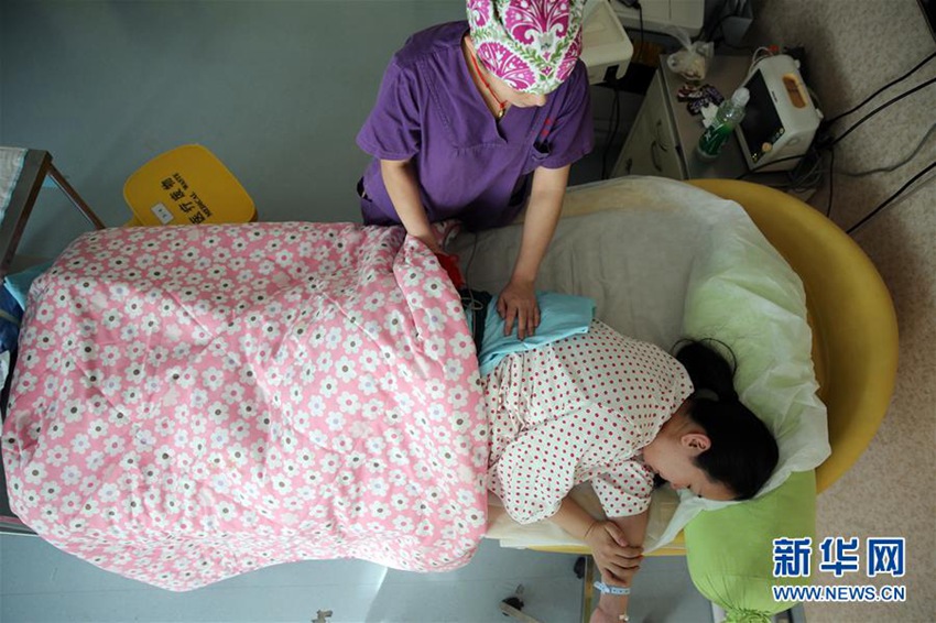 중국 현대판 ‘산파’의 일상… 스자좡 산부인과 병원 탐방