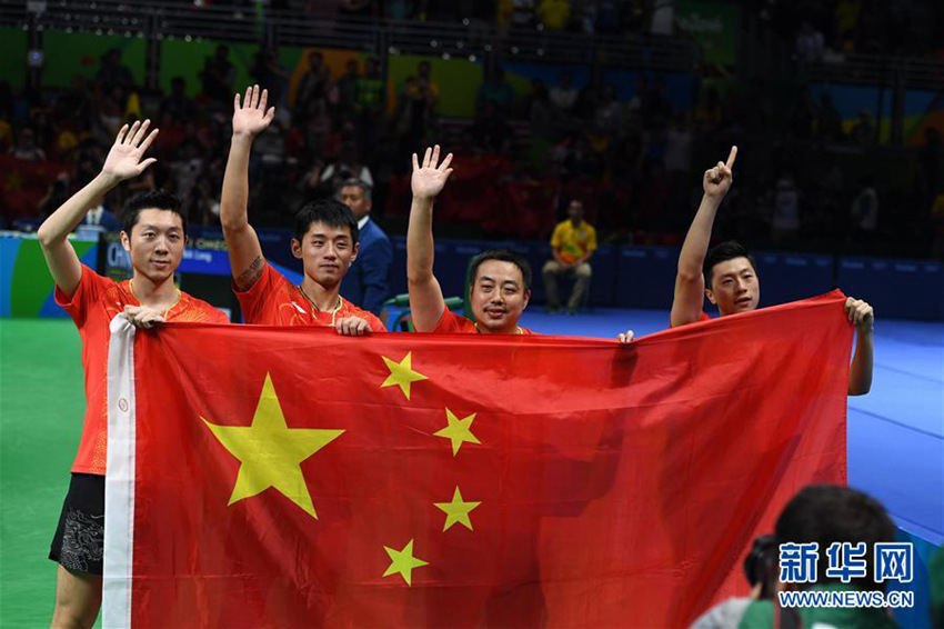승리를 만끽하고 있는 중국 탁구대표팀의 모습