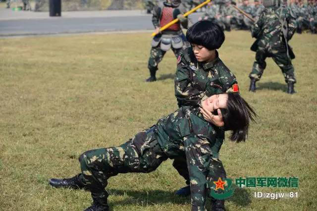 해방군 특전 여군들의 위엄, 얼마나 대단해?