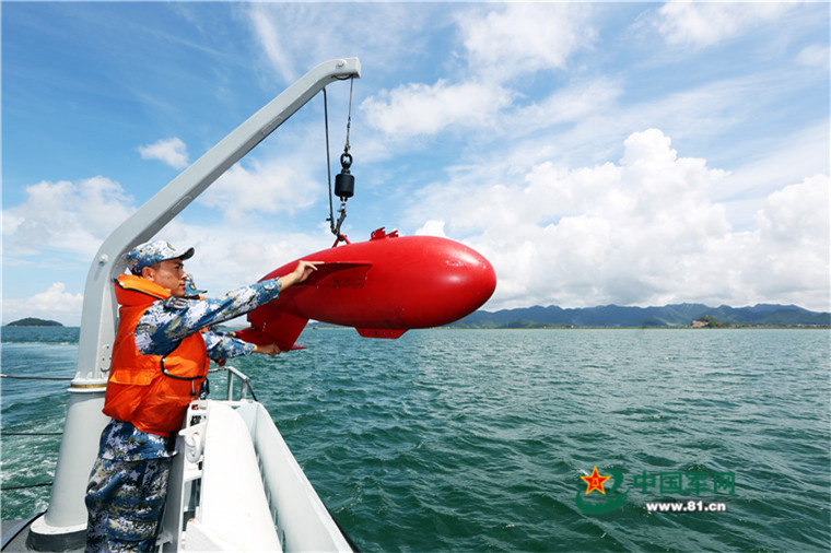 중국 수뢰 탐지 훈련, 최첨단 수뢰 제거 성공