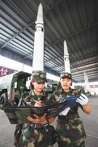 중국 로켓군의 ‘女 미사일부대’, 전부 여군