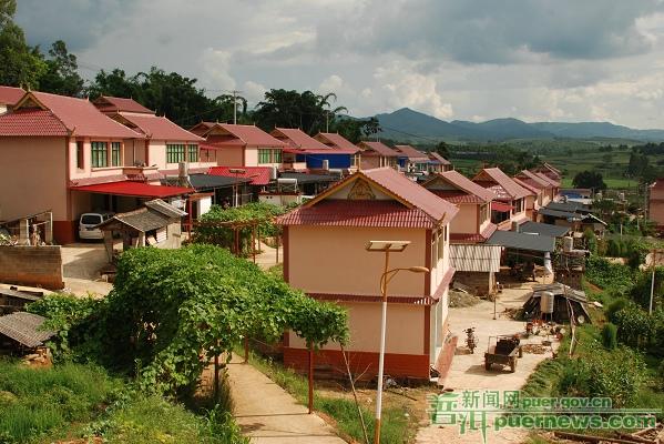 징구이 재해 지역에 태족 전통 농촌 마을 건설